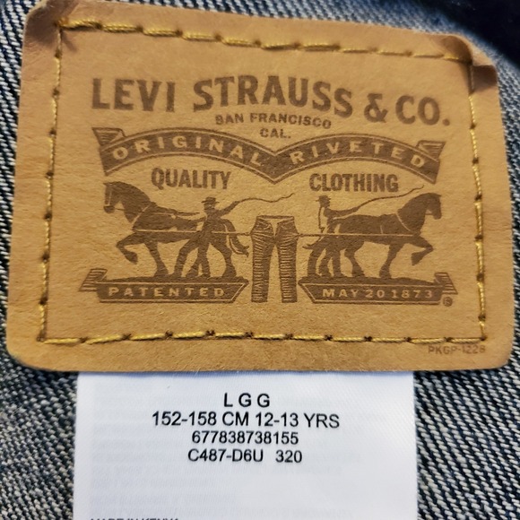 Levi's Denim Jacket Girls Large‎ Blue Faux Fur Collar Trucker Style New - Picture 6 of 9